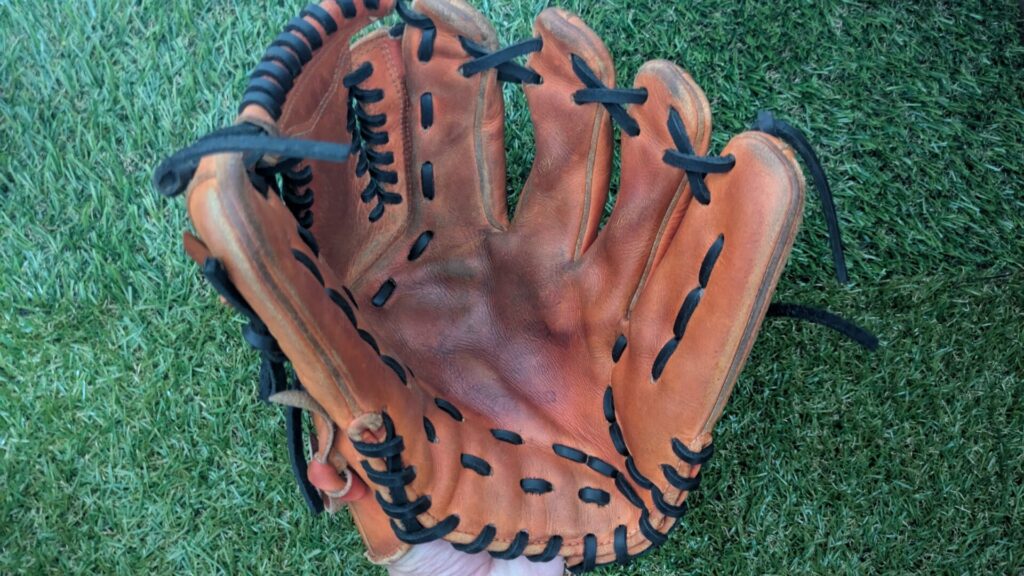 ミズノ　グローバルエリート　軟式内野手用グラブ　タータンウェブ